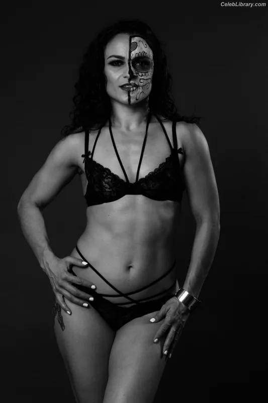Thunder Rosa photo 3 of 912