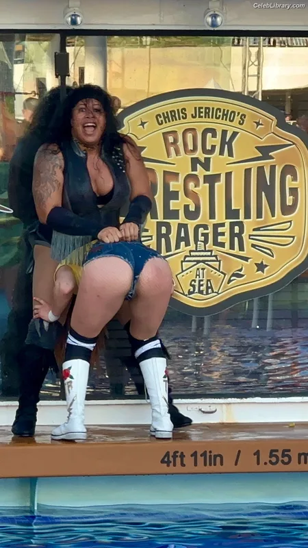 Thunder Rosa photo 16 of 912