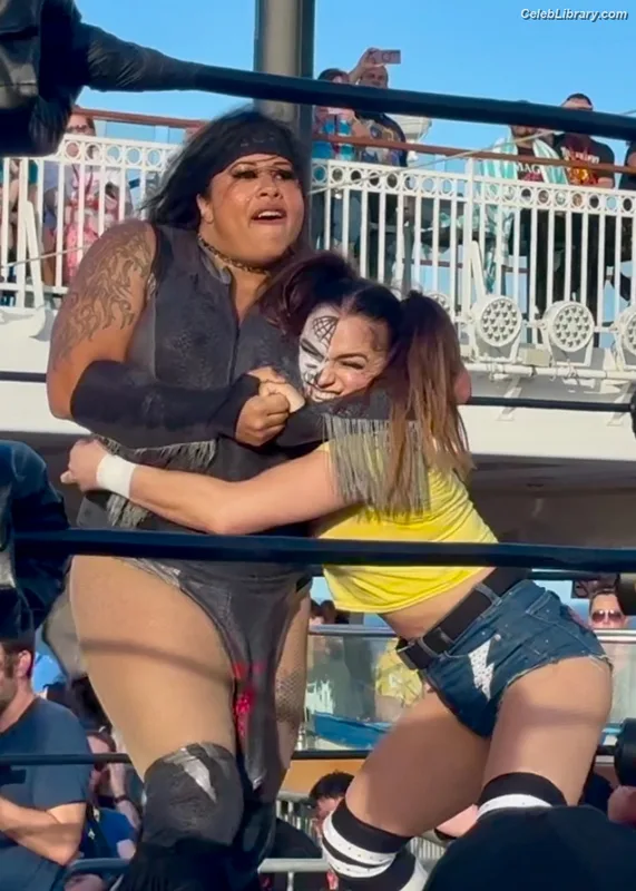 Thunder Rosa photo 23 of 912