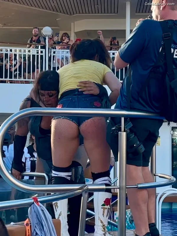 Thunder Rosa photo 4 of 912