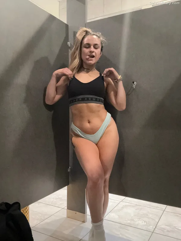 Thunder Rosa photo 1 of 912