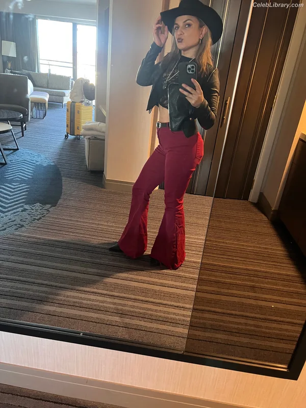 Thunder Rosa photo 3 of 912