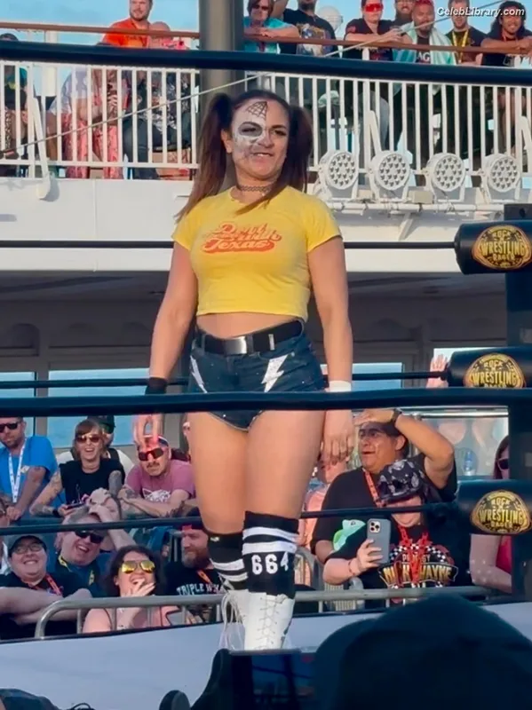 Thunder Rosa photo 7 of 912