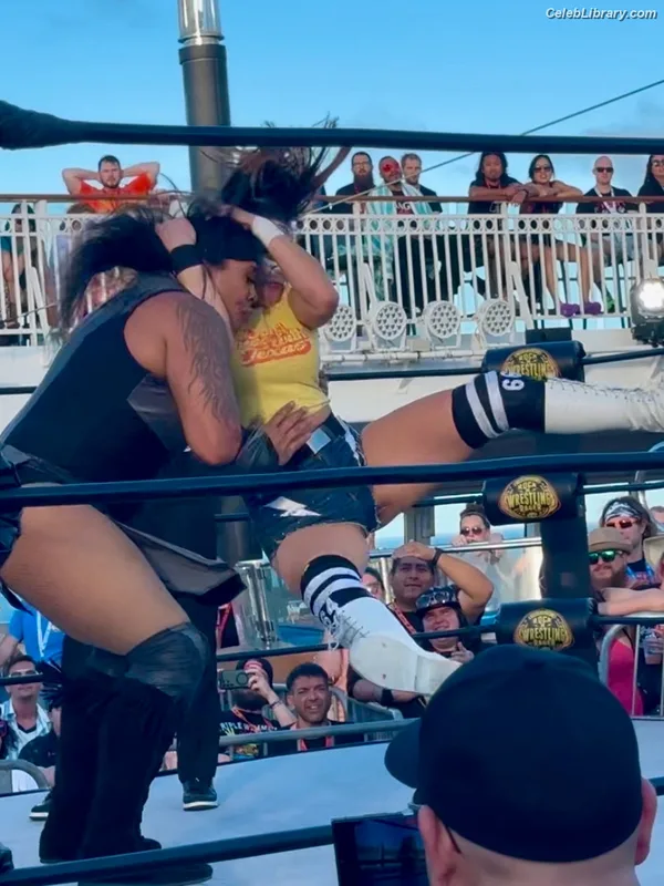 Thunder Rosa photo 8 of 912