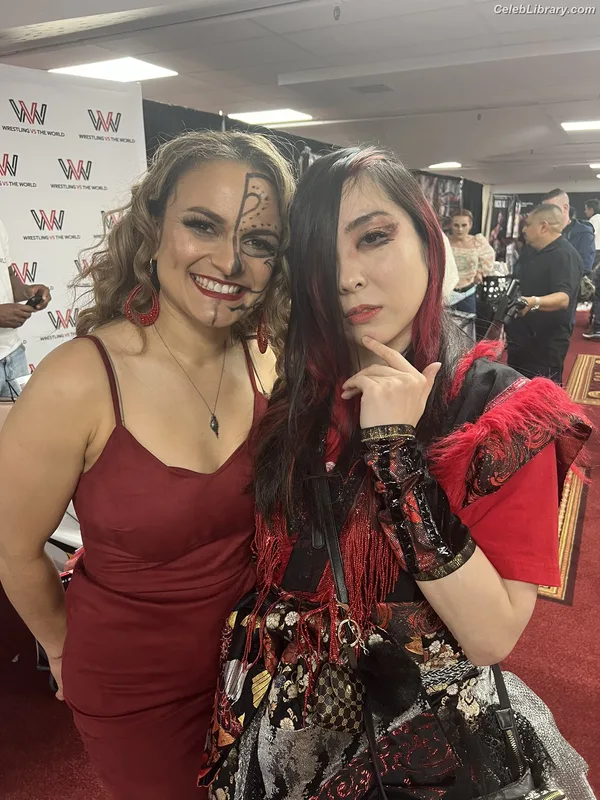 Thunder Rosa photo 1 of 912