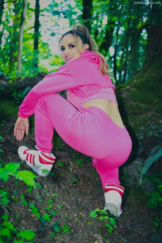 Thunder Rosa photo 23 of 912