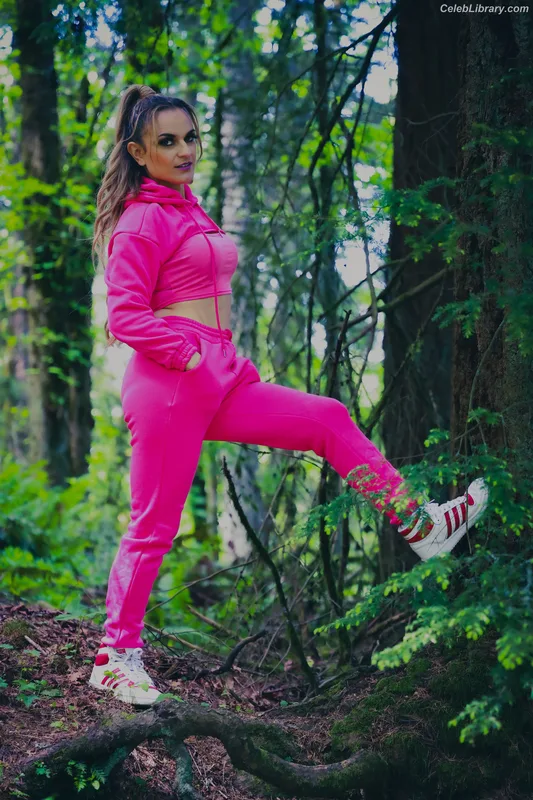 Thunder Rosa photo 1 of 912