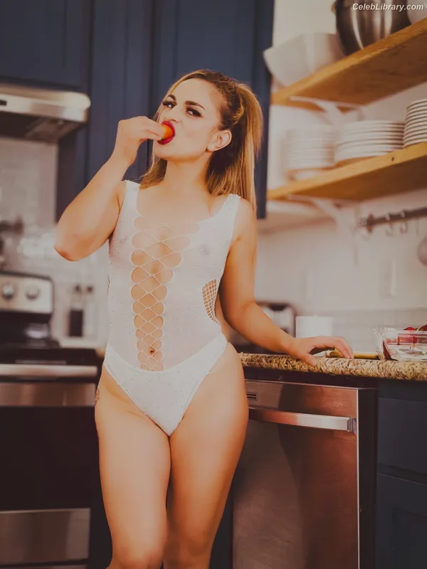 Thunder Rosa photo 6 of 912