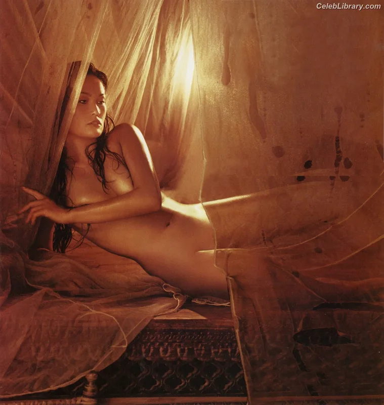 Tia Carrere photo 11 of 29