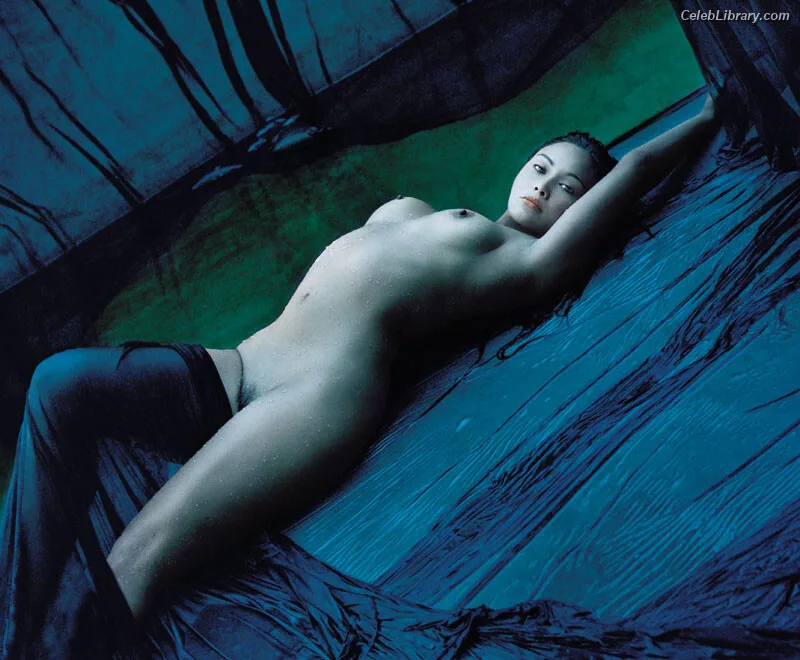 Tia Carrere photo 17 of 29