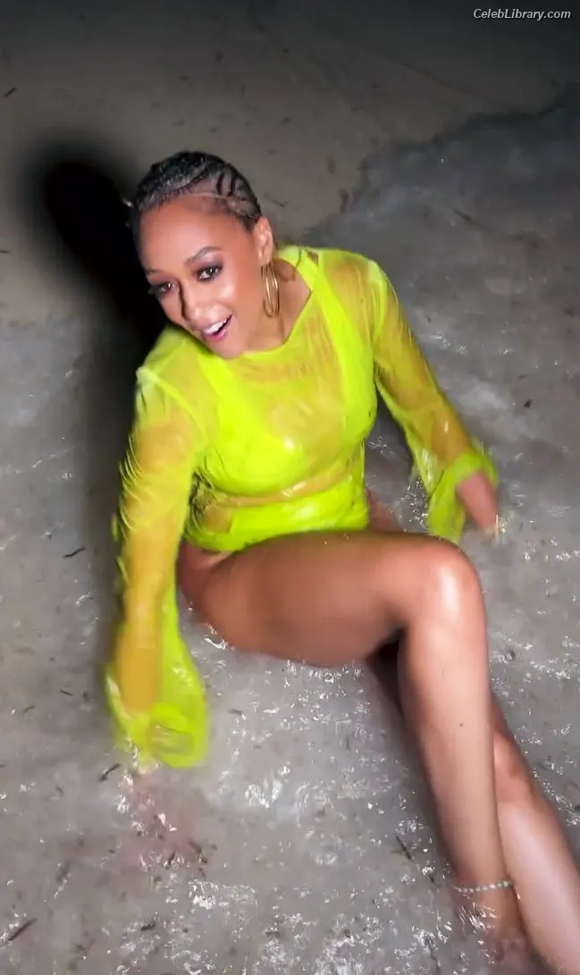 Tia Mowry photo 21 of 184