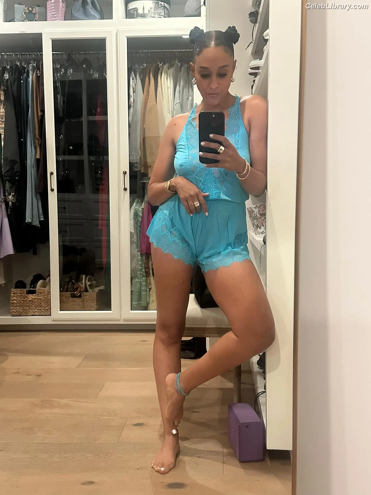 Tia Mowry photo 3 of 184