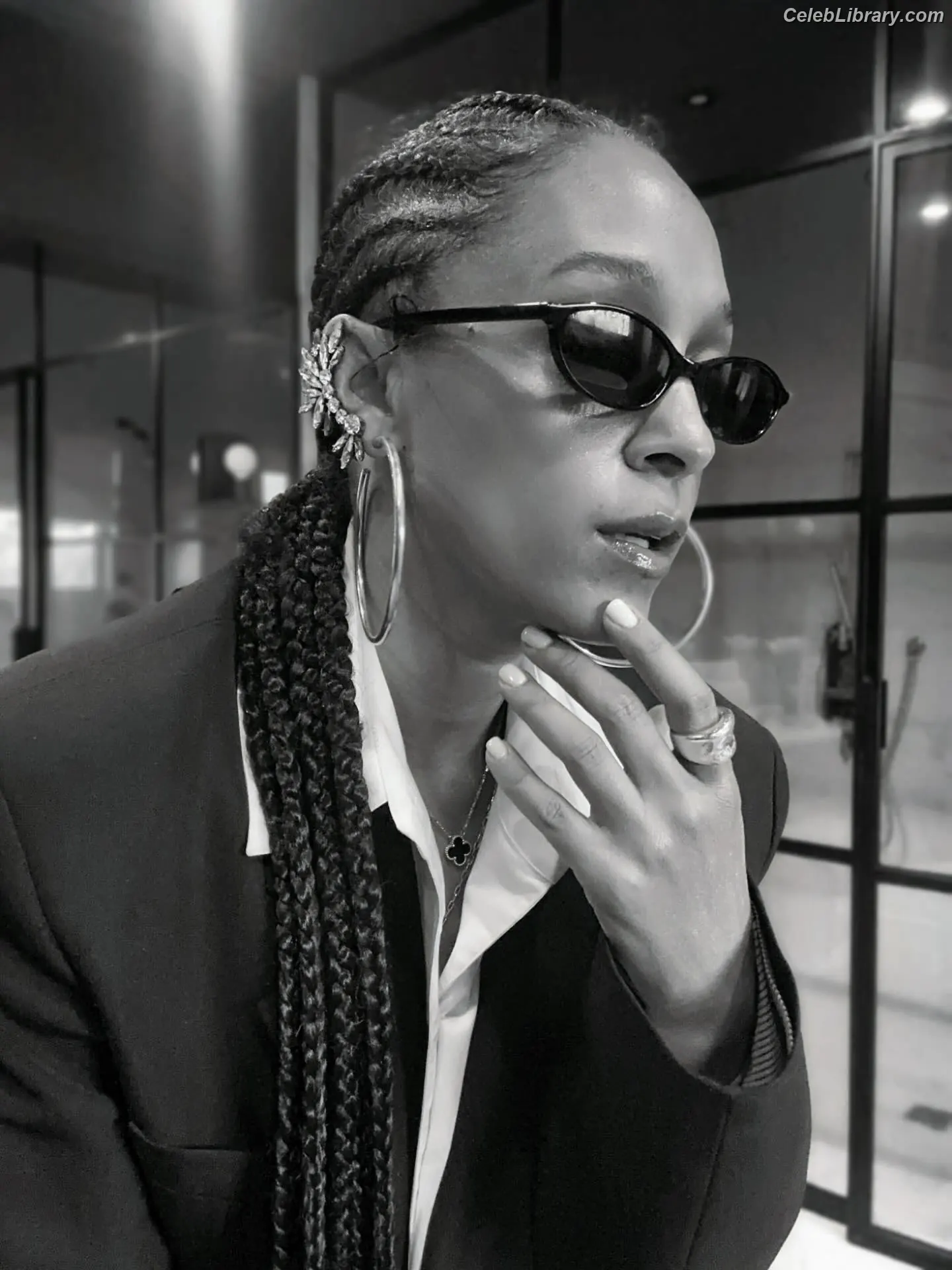 Tia Mowry photo 10 of 184
