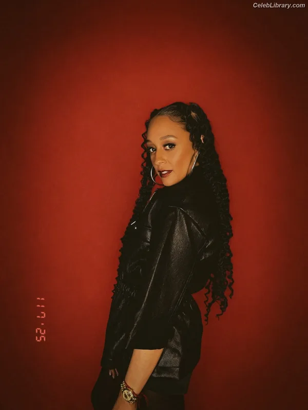 Tia Mowry photo 13 of 185