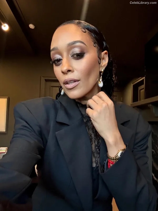 Tia Mowry photo 19 of 185