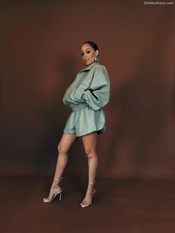 Tia Mowry photo 4 of 185