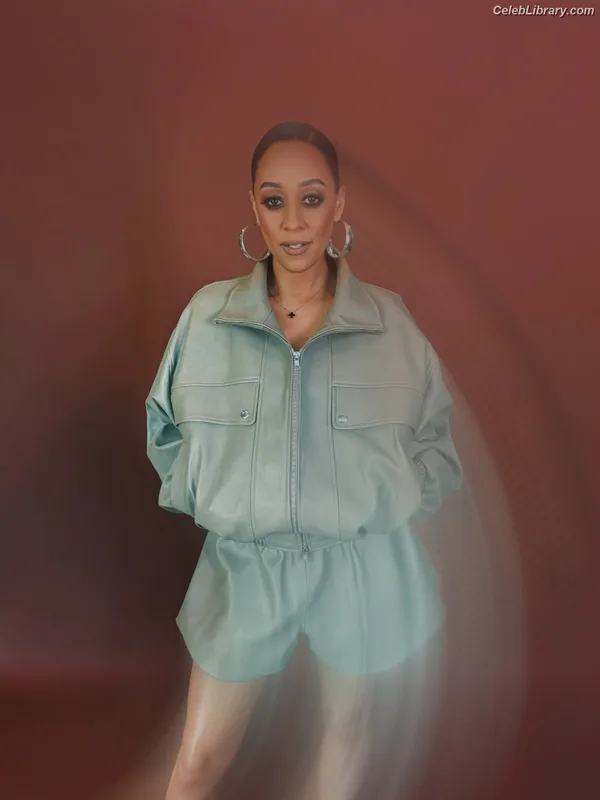 Tia Mowry photo 6 of 185