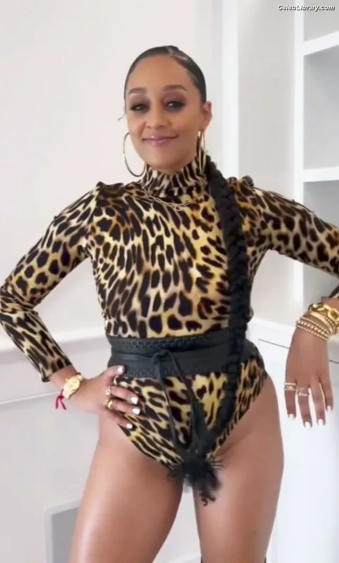 Tia Mowry photo 13 of 185