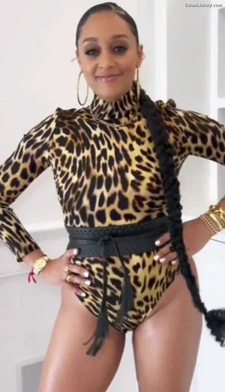 Tia Mowry photo 15 of 185