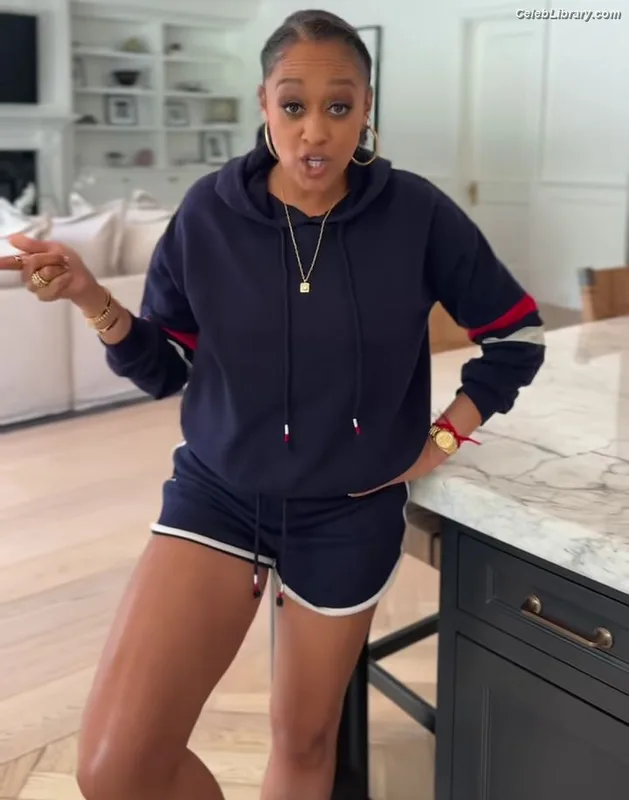 Tia Mowry photo 17 of 185