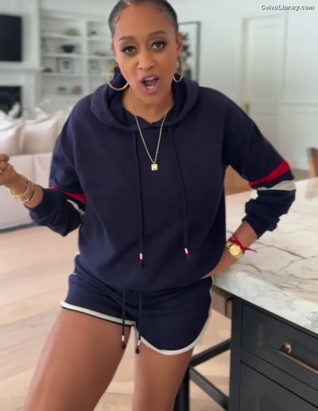 Tia Mowry photo 14 of 185