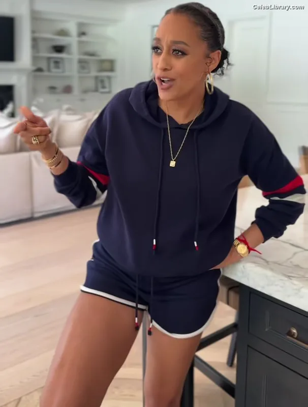 Tia Mowry photo 17 of 185