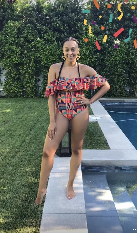 Tia Mowry photo 7 of 185