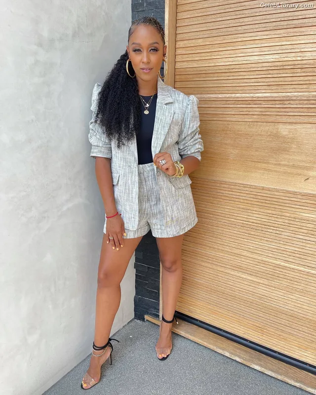 Tia Mowry photo 13 of 185