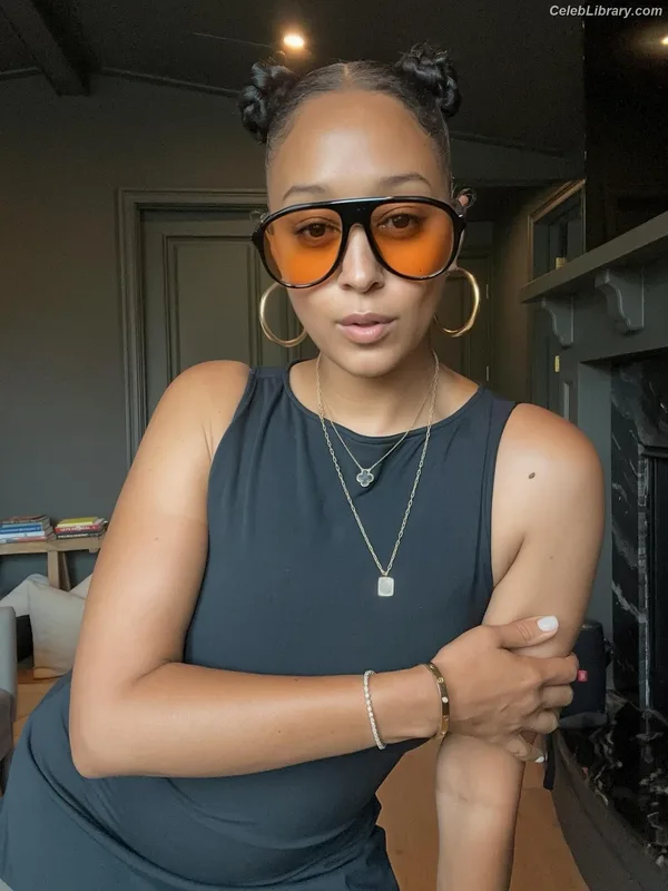 Tia Mowry photo 11 of 185