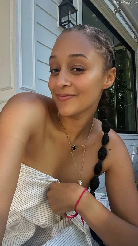 Tia Mowry photo 13 of 185