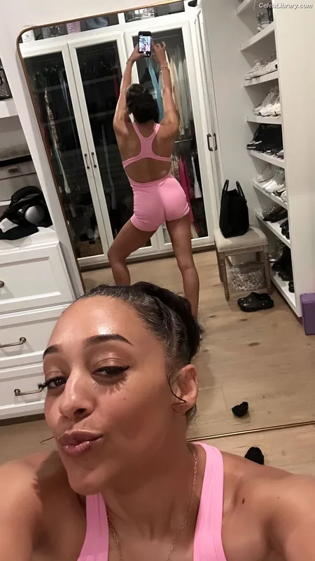 Tia Mowry photo 14 of 185