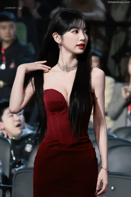 Tian Xiwei photo 3 of 6