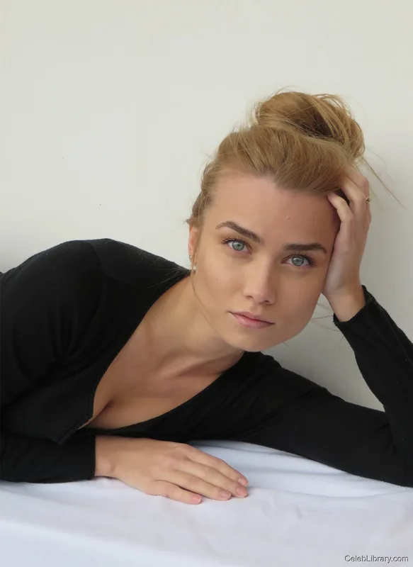 Tiana Upcheva photo 3 of 57