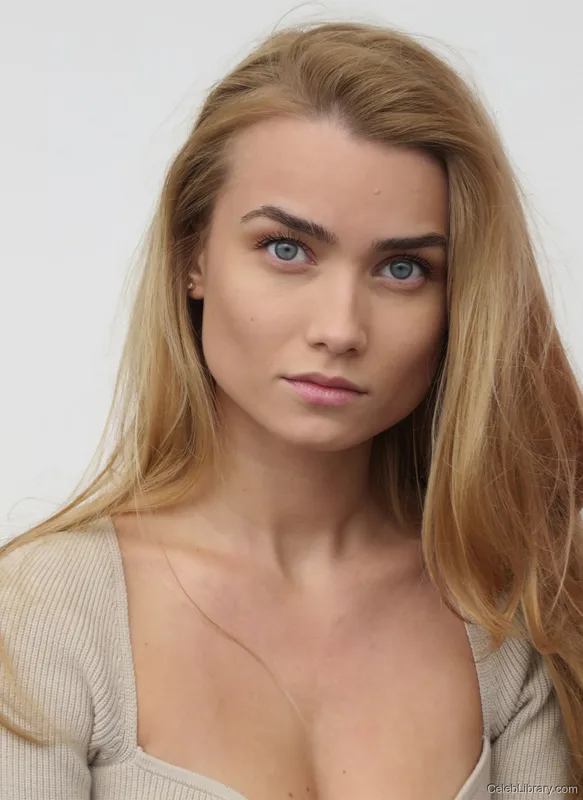 Tiana Upcheva photo 6 of 57