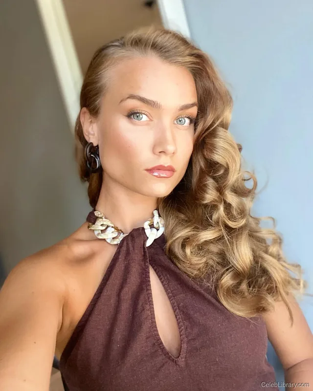 Tiana Upcheva photo 13 of 57