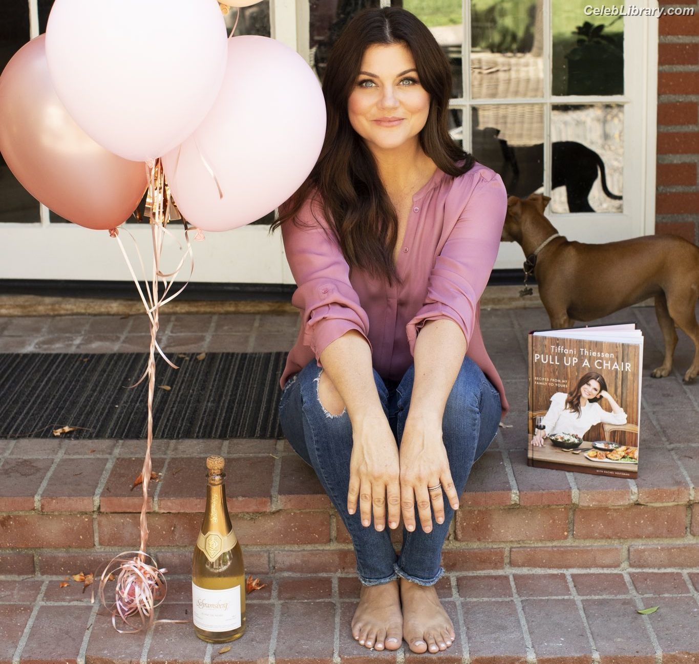 Tiffani Amber Thiessen photo 6 of 307