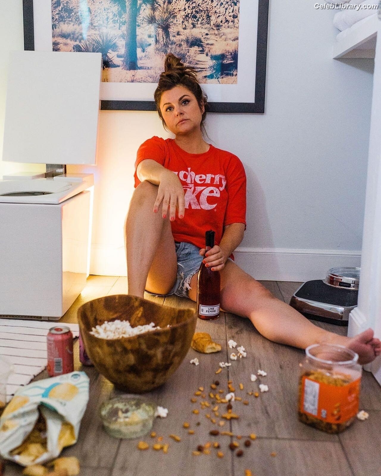Tiffani Amber Thiessen photo 9 of 307