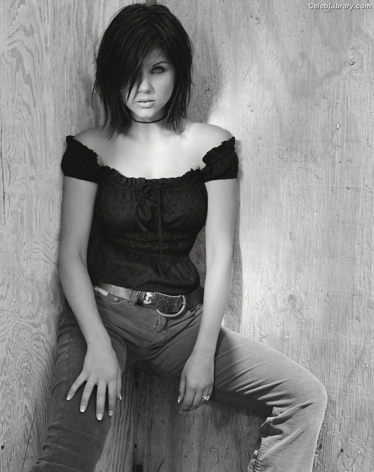 Tiffani Amber Thiessen photo 7 of 307