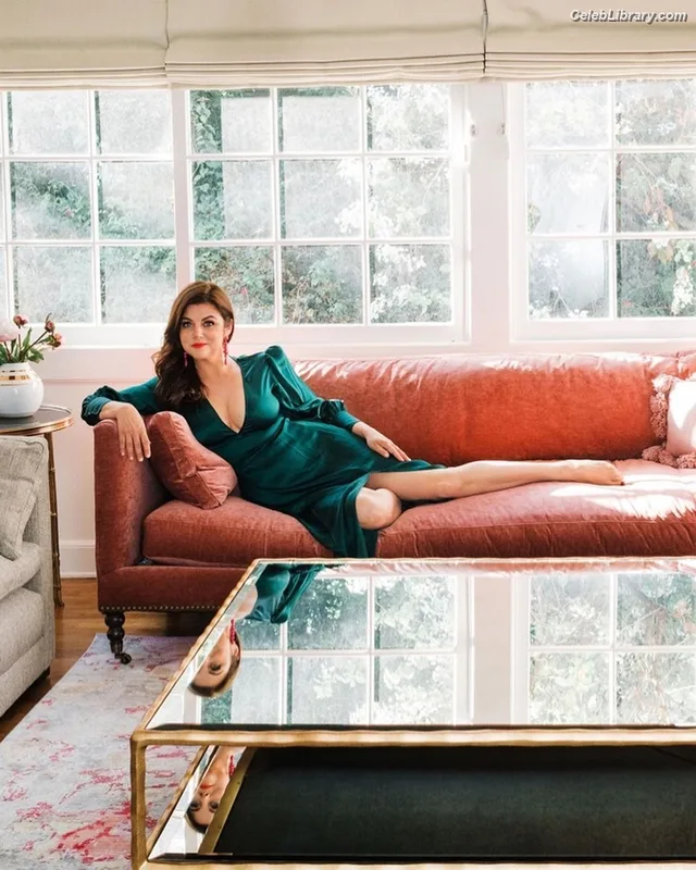 Tiffani Thiessen photo 14 of 310