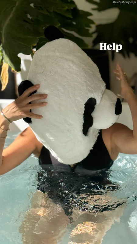 Tiffani Thiessen photo 6 of 310