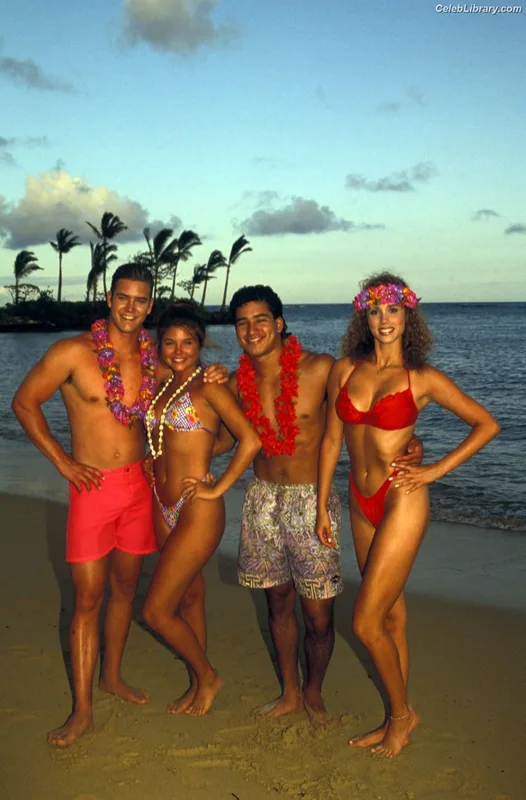 Tiffani Thiessen photo 11 of 310