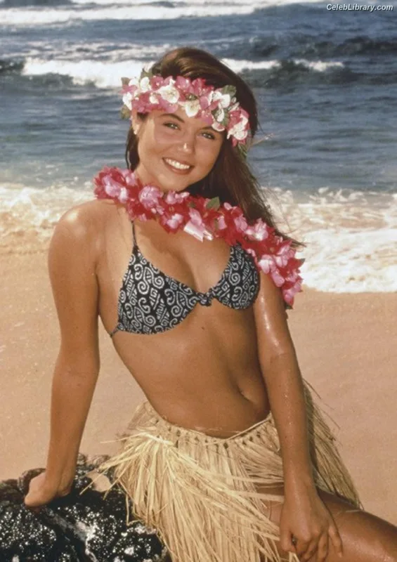 Tiffani Thiessen photo 15 of 310