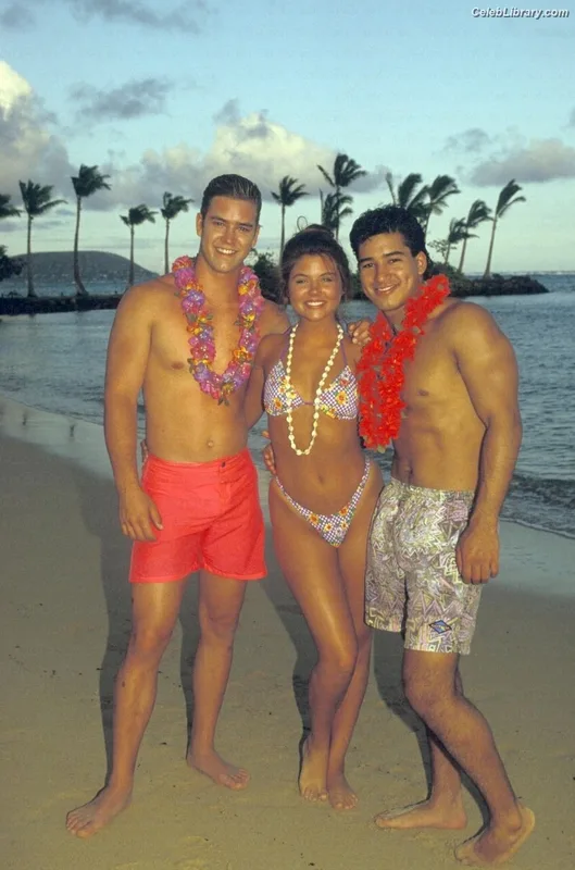 Tiffani Thiessen photo 18 of 310