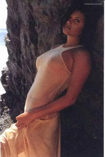 Tiffani Thiessen photo 13 of 310