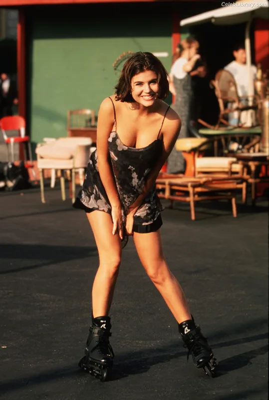 Tiffani Thiessen photo 1 of 310