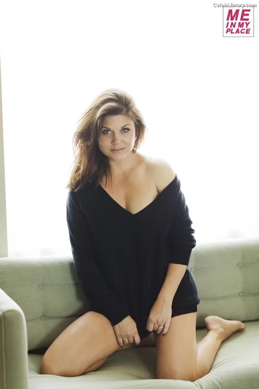 Tiffani Thiessen photo 24 of 310