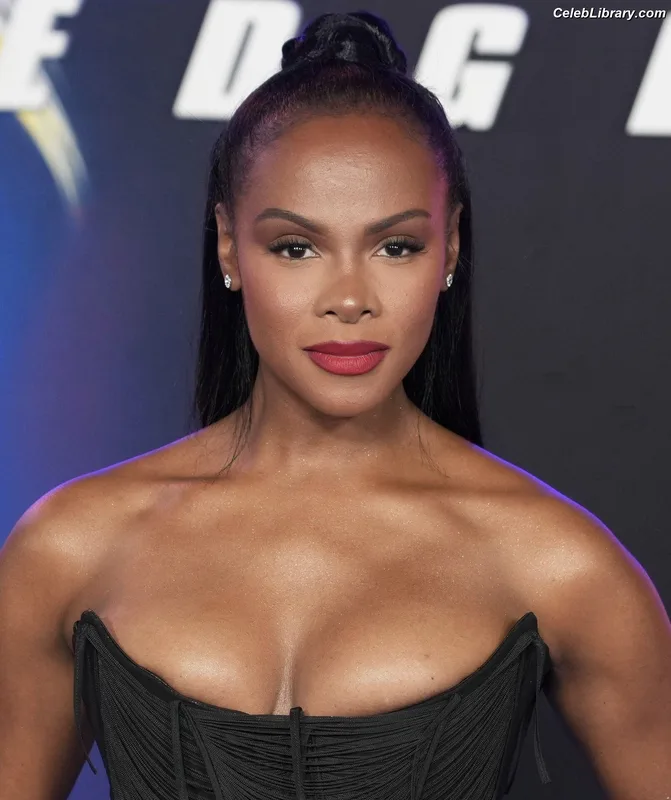 Tika Sumpter photo 8 of 9
