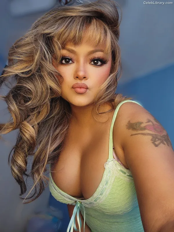 Tila Tequila photo 24 of 1091