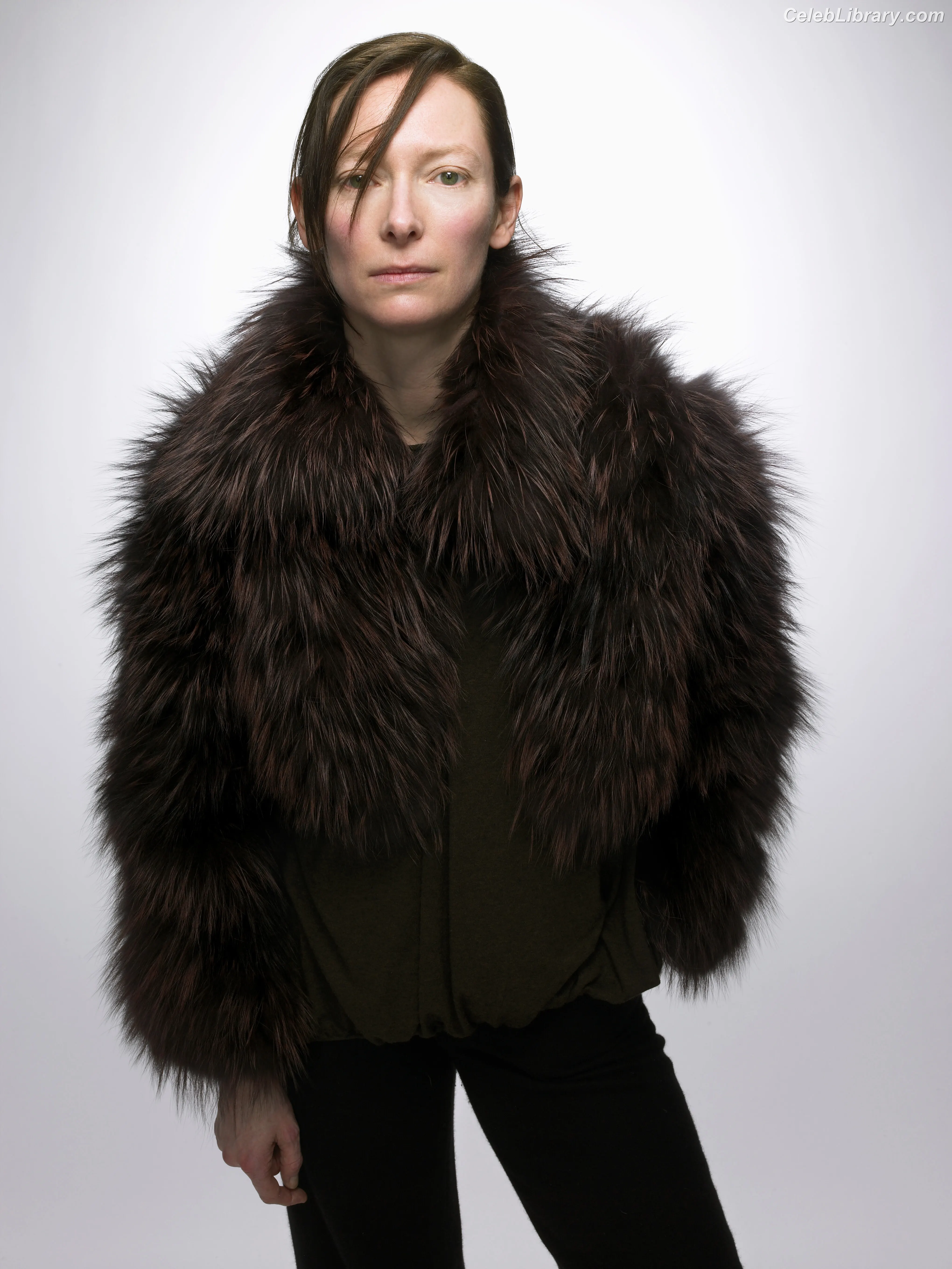 Tilda Swinton photo 4 of 17