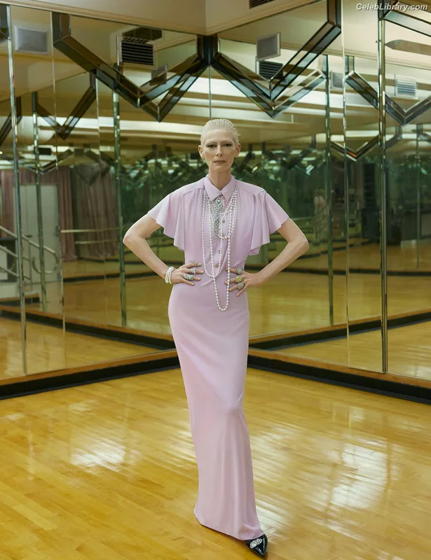Tilda Swinton photo 1 of 18